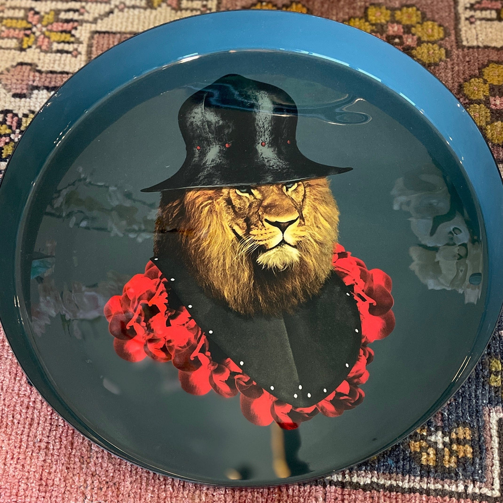 Lion Quichotte Handmade Iron Round Tray - PORCH